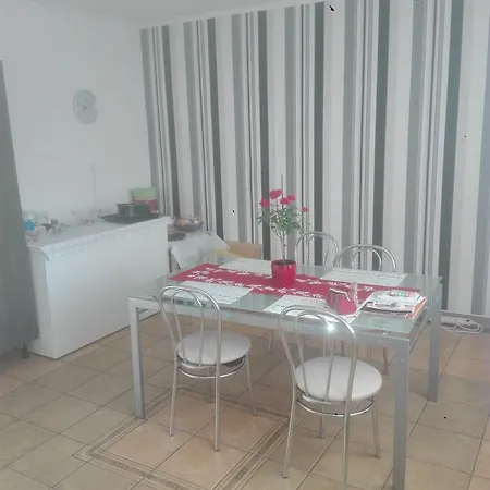 Halex 3 Rum i privatbostad Bojná